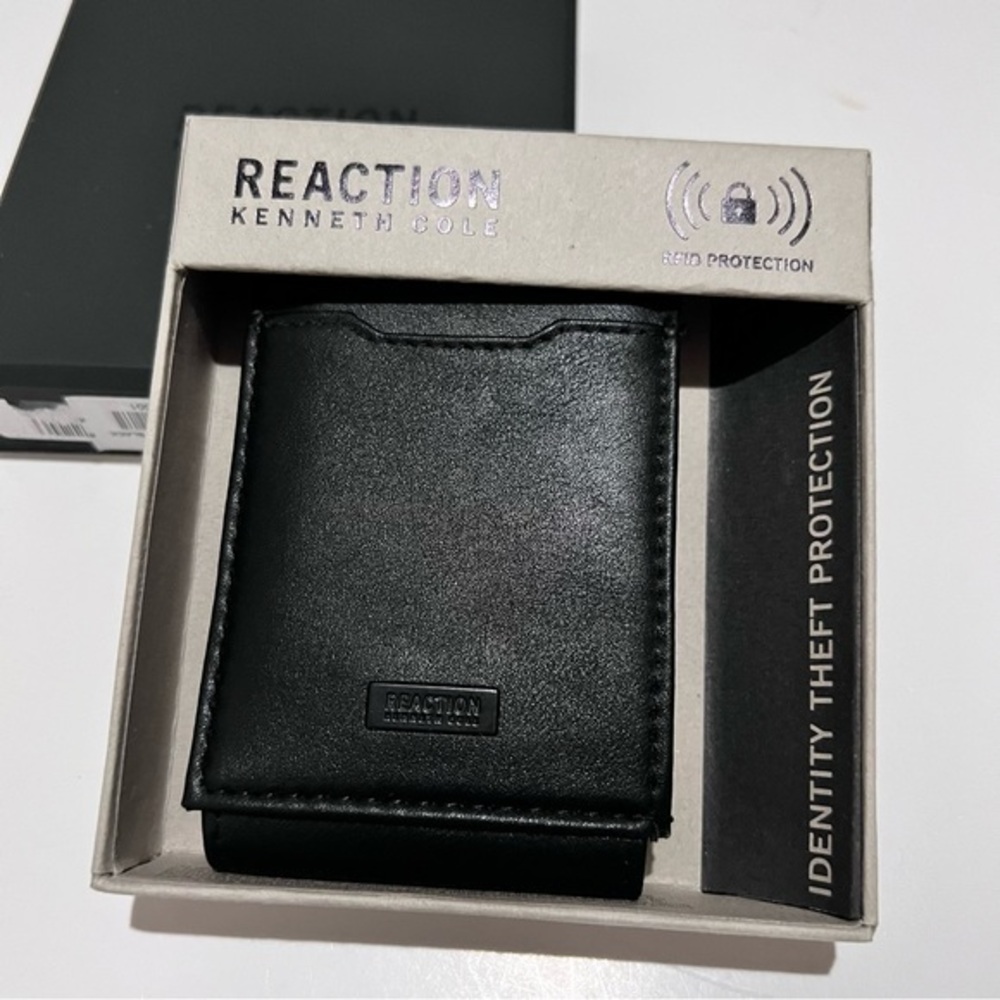Reaction Kenneth Cole Black RDIF Patterson Techni-Cole Wallet New